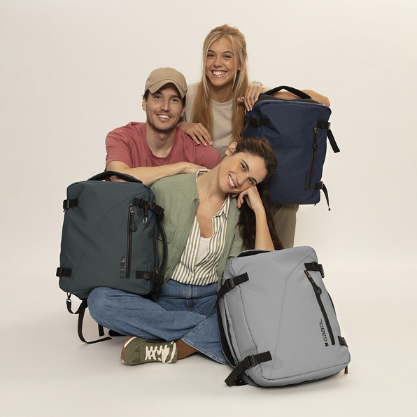 Plecak do samolotu, pod siedzenie, bagaż podręczny z kieszenią na laptop 15,6' Gabol Canada o pojemności 24 L